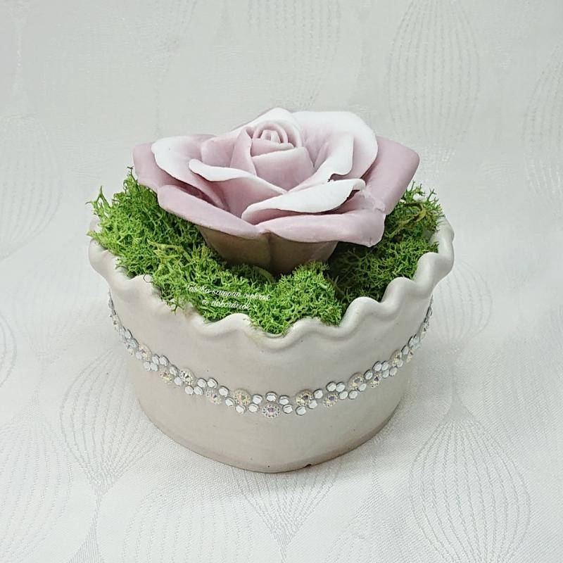 Mályva szappanrózsa szív kaspóban