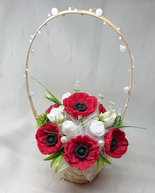 Pipacs  szappanvirág dekoráció kosárban