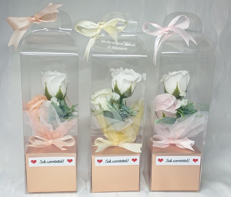 Sok szeretettel! 2 szálas szappanrózsa csokor díszdobozban