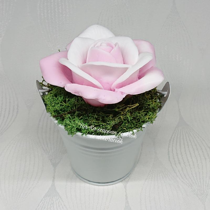 Szappanrózsa kis fém vödörben