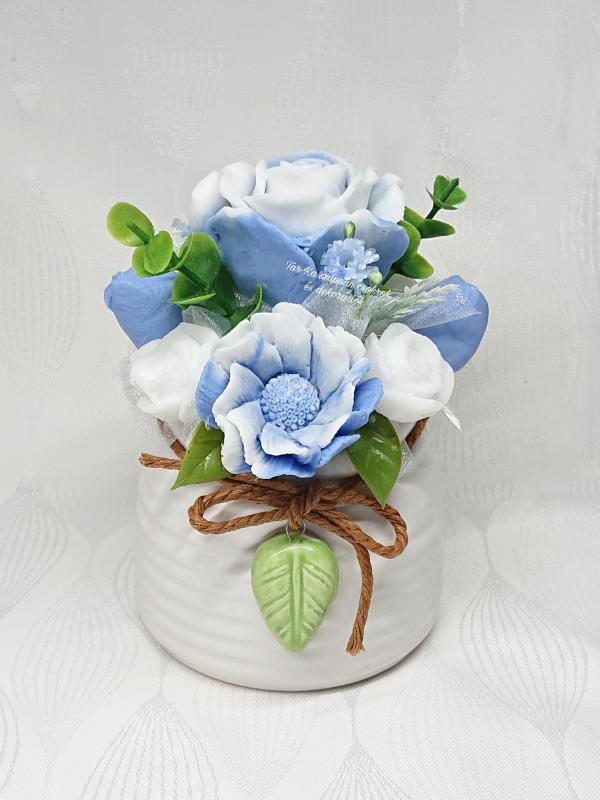 Szappanvirág csokor zöld leveles kaspóban