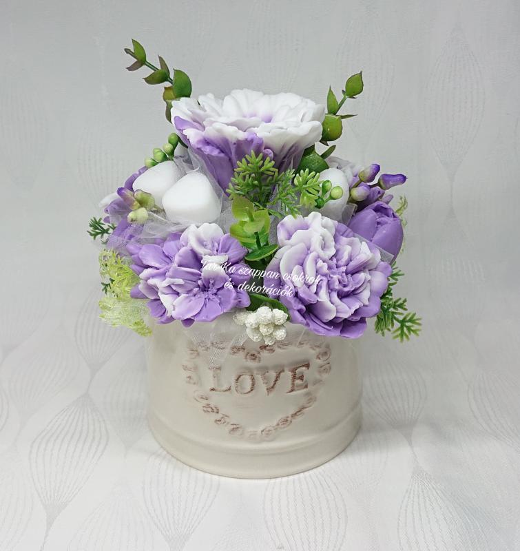 Szappanvirág csokrok LOVE kaspóban