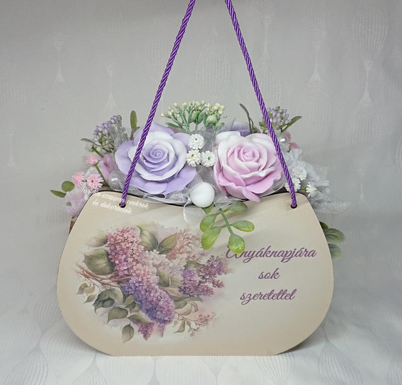 Szappanvirágok Anyák napi fa táskában