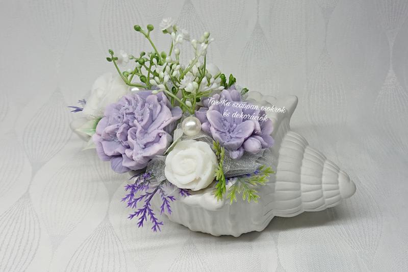 Szappanvirágok csigaházban