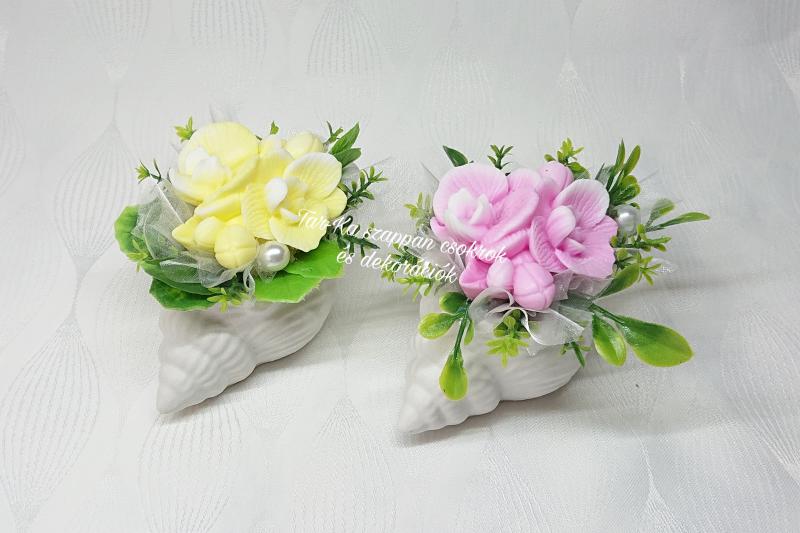 Szappanvirágok csigaházban (orchidea)