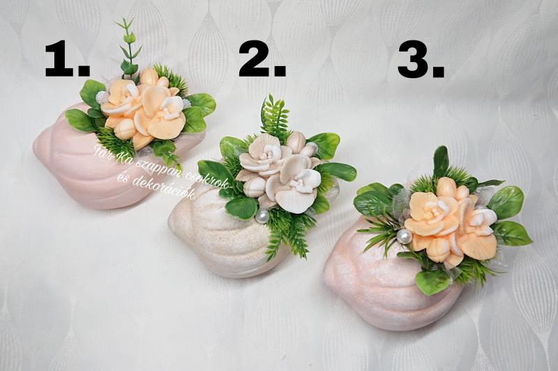 Szappanvirágok csigaházban (orchidea)