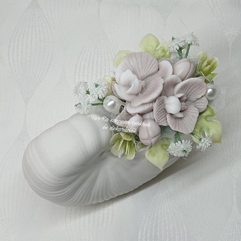 Szappanvirágok (orchidea) csigaházban HIBÁS!