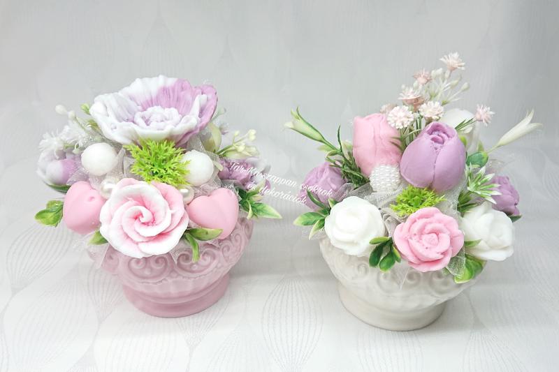 Szaténvirág illatú szappanvirág csokrok görög mintás kaspóban