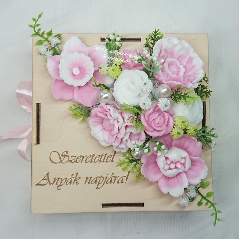 Szeretettel Anyák napjára! szappanvirág csokor