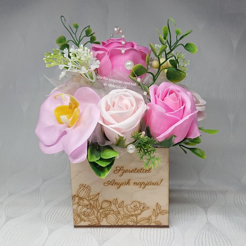 Szeretettel Anyák napjára! szappanvirág csokor