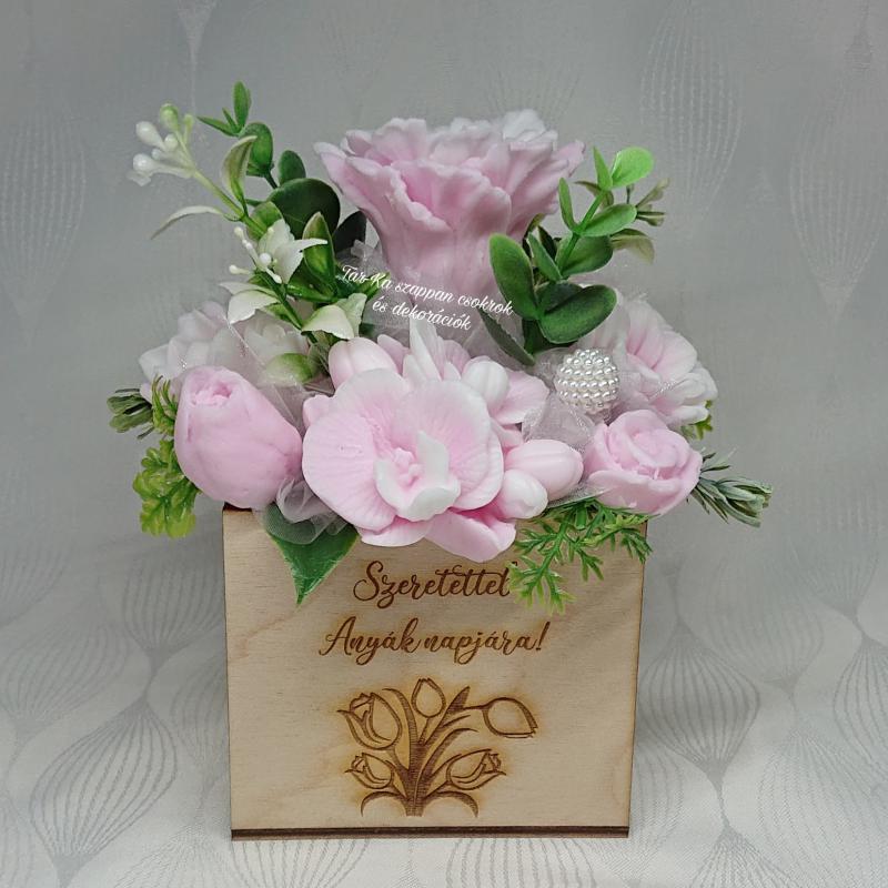 Szeretettel Anyák napjára! szappanvirág csokor