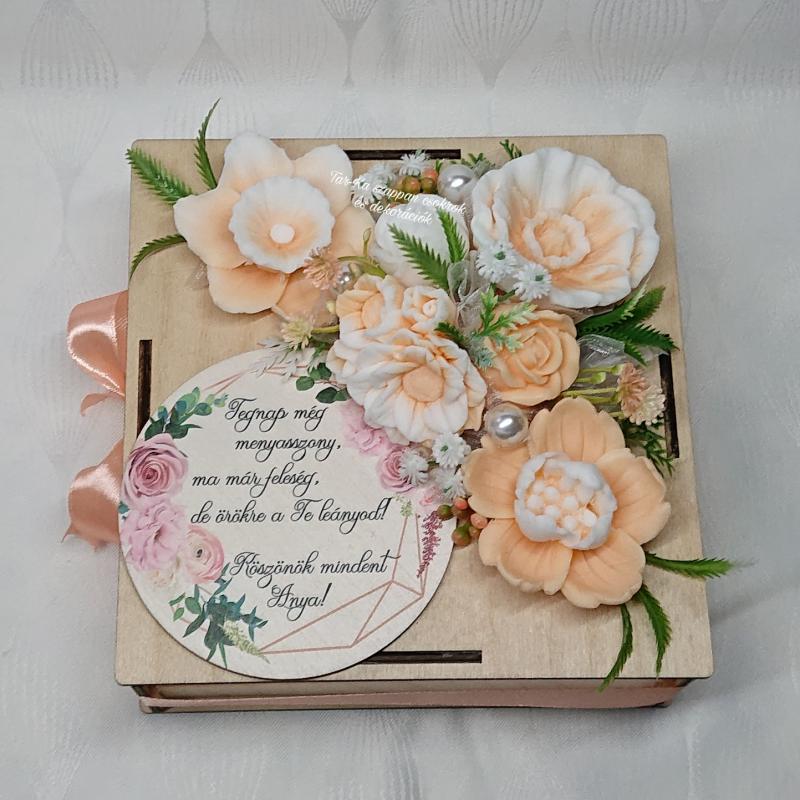 Szülőköszöntő szappanvirág csokor