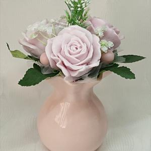 3 szál rózsa vázában