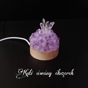 Ametiszt - hegyikristály ásvány lámpa fa talppal