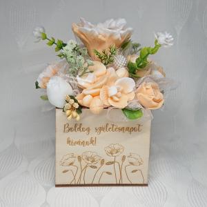 Boldog születésnapot kívánok! szappanvirág csokor