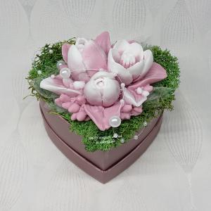 Dove illatú tulipán szappanvirág csokor