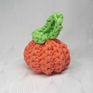 Horgolt kis Halloween tök