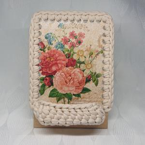 Horgolt virágos telefontartó