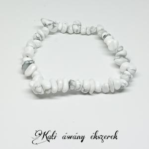 Howlit gömbölyített ásvány karkötő