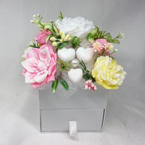 Illatos szappanvirág csokor fiókos boxban