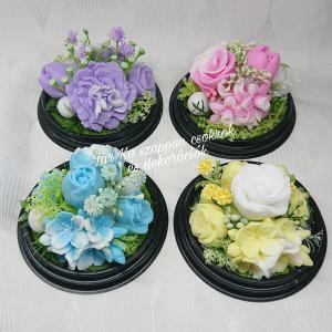 Illatos szappanvirág csokrok búrában, kupolában