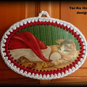 Karácsonyi faalapra horgolt  cicás kép