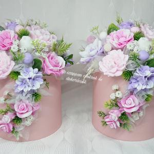 Különleges szülőköszöntő rózsaszín-lila-fehér illatos szappanvirág csokor