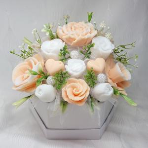 Nagy fehér - barack színű illatos szappanvirág box