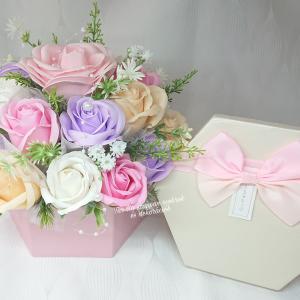 Óriás szappanrózsa box 21 rózsával