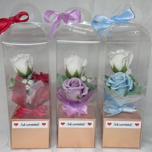 Sok szeretettel! 2 szálas szappanrózsa csokor díszdobozban