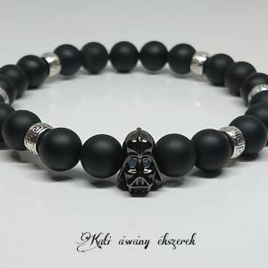 Star Wars rajongóknak matt ónix ásvány karkötő Darth Vader-es köztessel