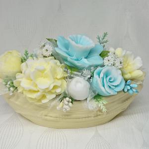 Szappanvirág csokor csónak alakú kaspóban