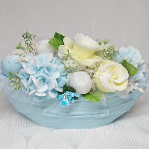 Szappanvirág csokor csónak alakú kaspóban