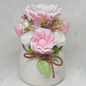 Szappanvirág csokor zöld leveles kaspóban