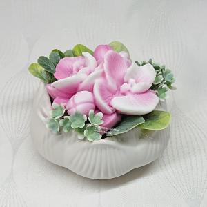 Szappanvirágok (orchidea) kis lótusz kaspóban