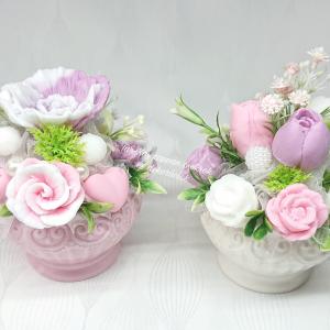 Szaténvirág illatú szappanvirág csokrok görög mintás kaspóban