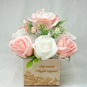 Szeretettel Anyák napjára! szappanrózsa csokor