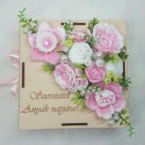 Szeretettel Anyák napjára! szappanvirág csokor