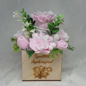 Szeretettel Anyák napjára! szappanvirág csokor