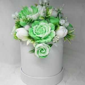 Szívünk zöld - fehér illatos szappanvirág csokor
