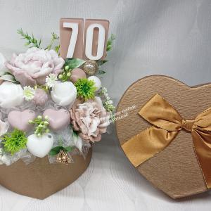 Születésnapi szappanvirág csokor szív formájú boxban