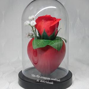 Valentin napi szappanrózsa búrában, kupolában