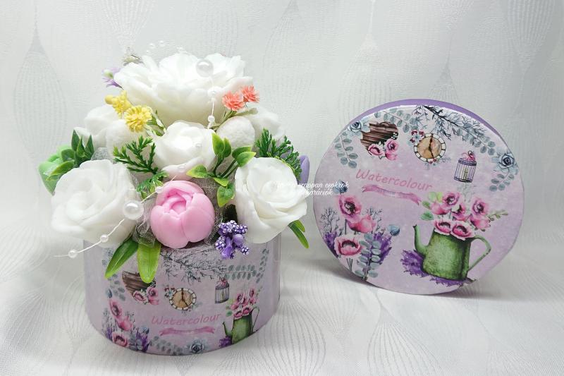 Zöld - rózsaszín - lila - fehér szappan csokor kerek boxban