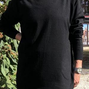 Kasmír pulóver két rejtett zsebbel - fekete