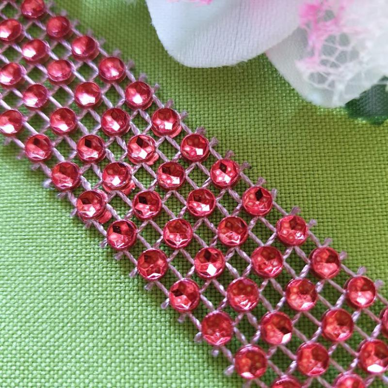 "Strasszköves" piros színű szalag 20mm