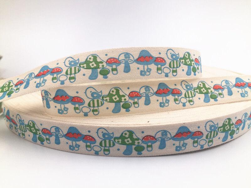 15SSZ15 - 15mm-es gomba mintás szövet szalag