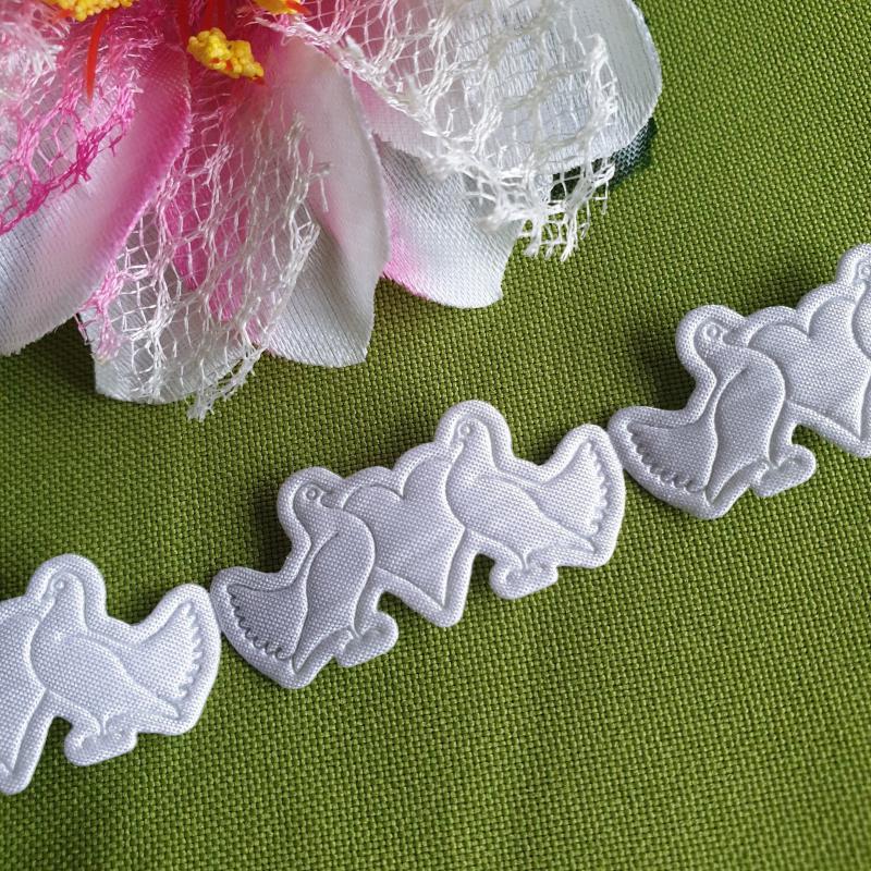 18SZK04 - 18mm-es Galamb formájú kivágott Esküvői szatén szalag - fehér