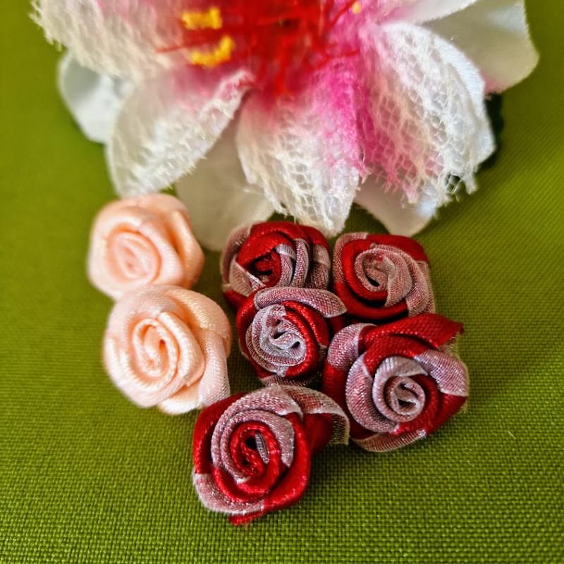 7db 20mm-es Szaténból és organzából készült RÓZSA - barack, bordó