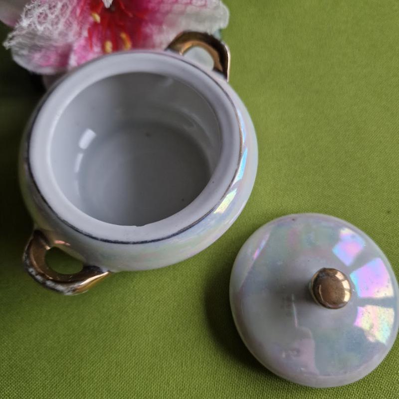 CSE08 - Lusterware stílusú, gyöngyházfényű, arany szegélyű cukortartó