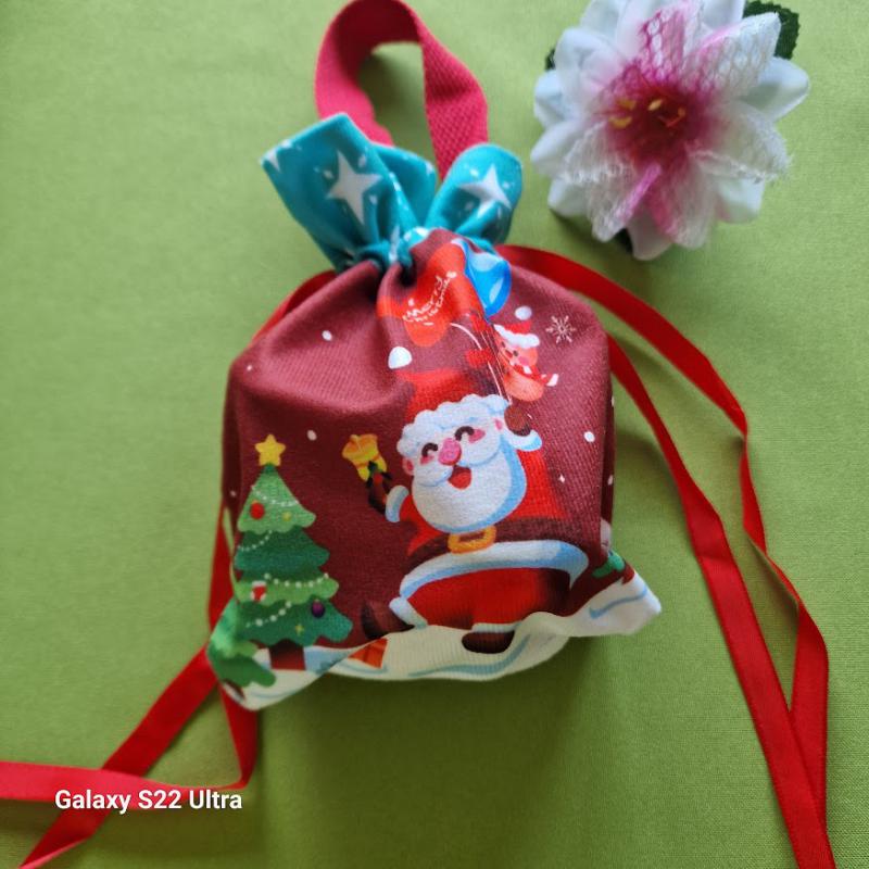 DCS130 - Karácsonyi mintás mikulás zsák, textil ajándéktasak - télapó lufikkal